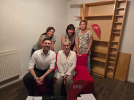 Vorne: Daniel Illauer und Gabriela Heinrich. Hinten: Antonietta Cersosimo, Elena Pechar und Christine Albert (v.l.n.r.)